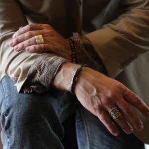 Alternative view of Herrenarmband - Geflochtenes braunes Leder mit Kanten und verstellbarem Verschluss